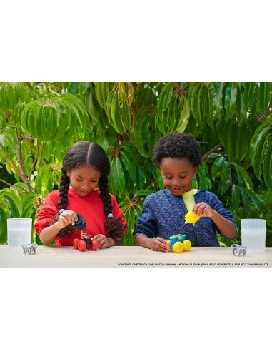 Hot Wheels Veicolo Monster Trucks Color Reveal Surprise Veicoli E