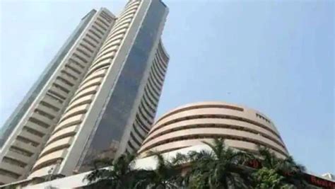 Sensex Sheds 330 Points Nifty Slips Below 16 117 In Early Trade