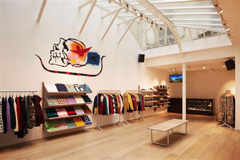 Supreme Abre Su Tienda De París 25 Gramos