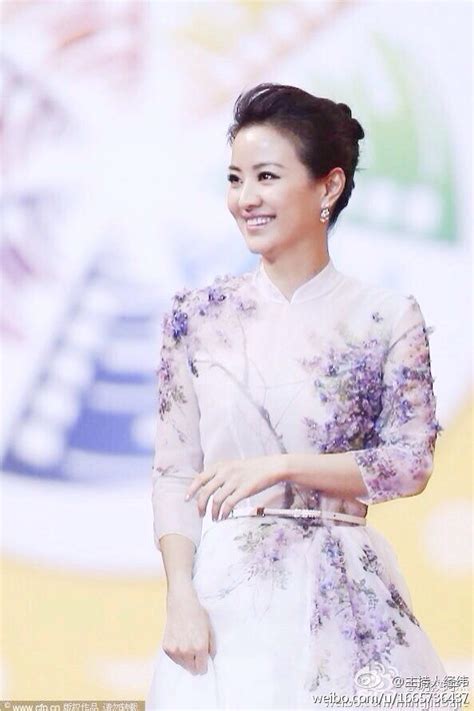 塗經緯，央視電視頻道美女主持人，才華與顏值並重，穿搭時尚靚麗 每日頭條