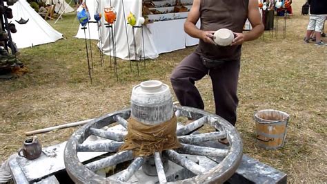Spectaculum Mosbach 2012 - Eine Öllampe entsteht - YouTube