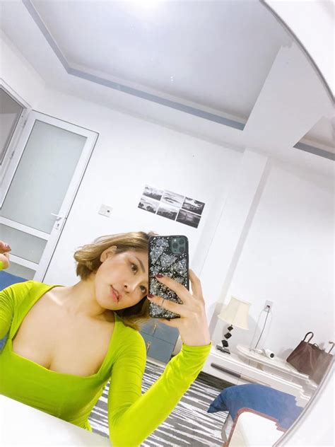 Sau tin đồn sắp lên xe hoa hot girl Trâm Anh lại gây chú ý