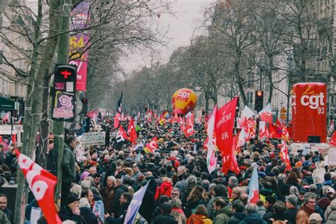 Detenidas 61 Personas En La Segunda Jornada De Disturbios En París En