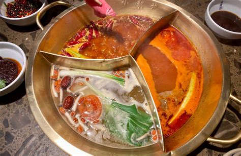 dusseldorf im restaurant xialongkan ist hot pot spezialitat