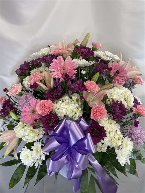 Everlasting Light Basket in Bergenfield, NJ | Broderick's Flowers