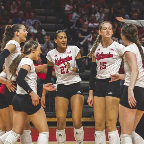 No Nebraska Huskers Starts Ncaa Campaign With A Sweep Against Liu