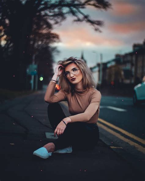 Gorgeous And Moody Female Portraits By Benjamin Ellis Portrait Photography Women Portrait