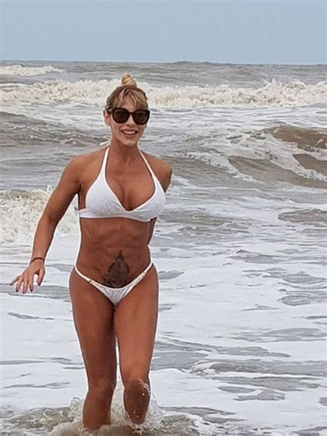 M Nica Farro En Bikini Luci Sus Incre Bles Abdominales Infobae