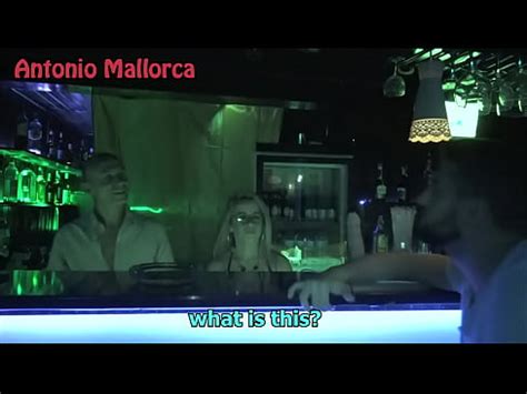 Follando A Una Milf Delante De Su Marido Cornudo En Un Club Swinger XVIDEOS