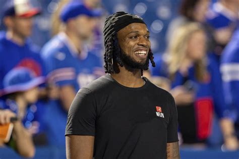 Bills Damar Hamlin Honors 10 Medical Professionals Who Saved His Life