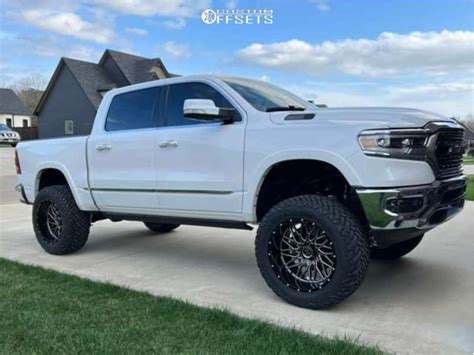 2019 Ram 1500 With 22x12 44 Hardcore Offroad Hc22 And 37 13 5R22 Fuel Mud Gripper And