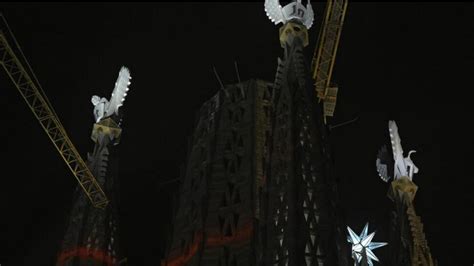 VIDEO În premieră Sagrada Familia și a luminat toate cele patru