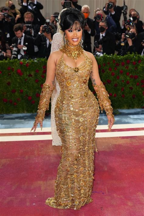 Cardi B Is Dripping In Gold Versace Chains On The Met Gala 2022 Red