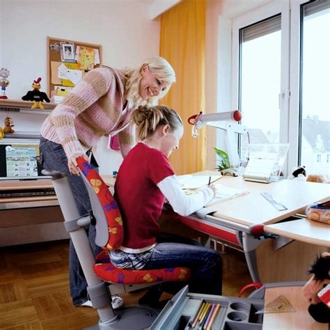 Как грамотно обустроить рабочее место школьника