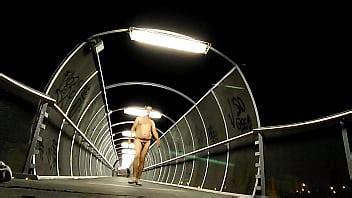 Desnudo En Un Puente Iluminado Xvideos