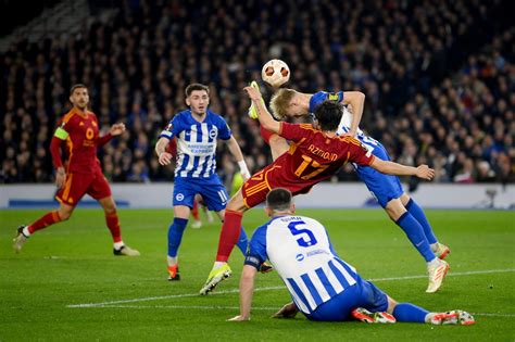 L Orgoglio Del Brighton Non Basta Roma Ai Quarti Di Europa League La