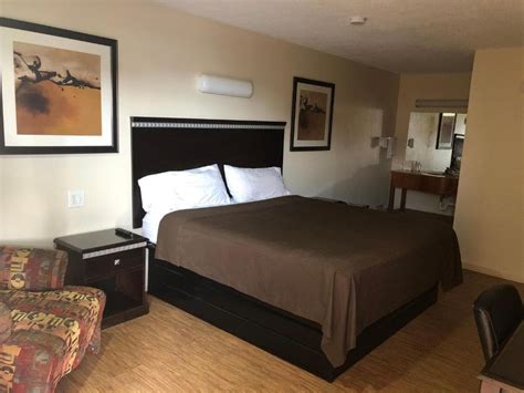 ☑️Crossroads Inn Lebanon, USA| Updated 2026 Price