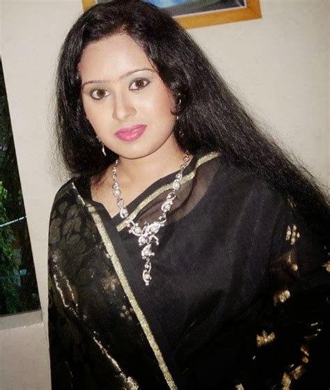 Hot Gallery Bangladeshi Dhaka Latest Housewife Aunties Picture With Beautiful Saree