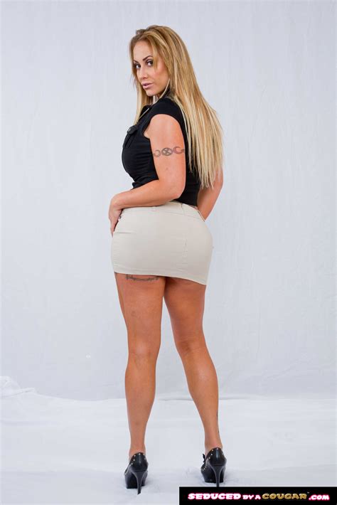 Naughtyamerica Eva Notty Seduced By A Cougar Stranger Gets Lucky With Milf Eva When He Helps