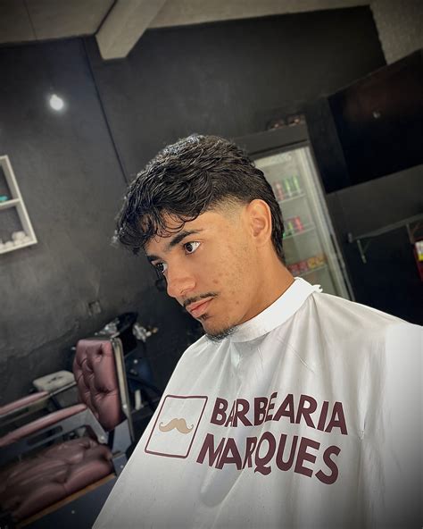 More variations will soon emerge for the modern mullet curly style 3