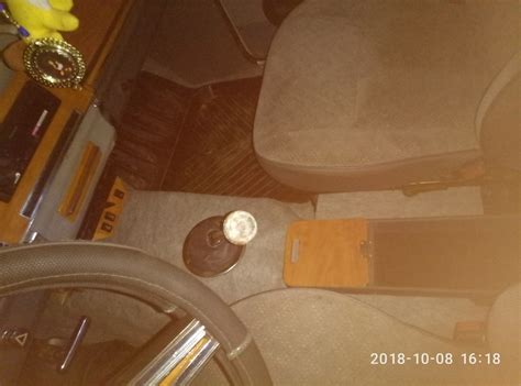 Кошачий лоток возвращается на место — ГАЗ 24, 2,4 л, 1983 года ...