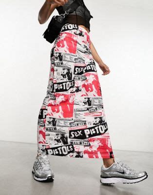 Asos Design Set Med Helt Ckande Sex Pistols M Nster Topp Och Kjol Asos