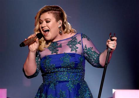 Kelly clarkson concert tickets are selling out in record time