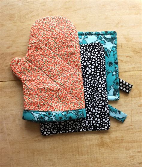 Oven Mitt And Hot Pad DIY Diy Sewing Projects Hot Pads Diy Diy Sewing