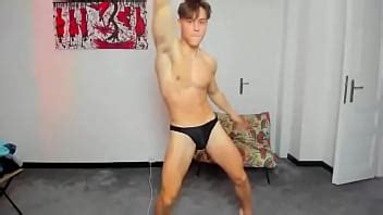 Hermoso Chico Transmitiendo Por Cam XVIDEOS
