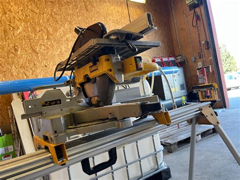Kap och gersåg - Dewalt D27111-QS | Blinto auktioner