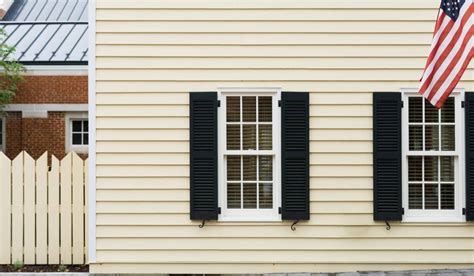 5 Benefits of Vertical Wood Siding for Your Home’s Exterior