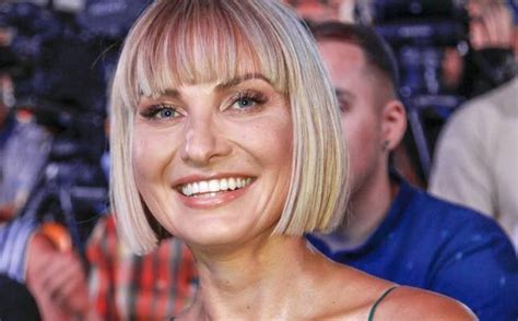 Joanna Moro w bikini Kolejne zdjęcie z brzuszkiem trafiło do sieci Gwiazdy MAXX News