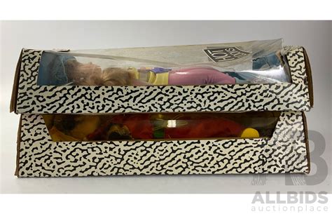 Two Vintage Mattel Hot Looks Dolls Lot 1555712 ALLBIDS