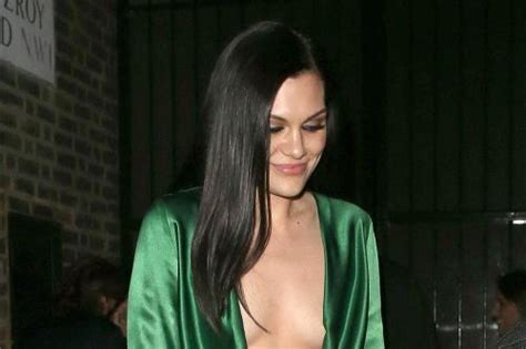 Jessie J Doesn T Regret Taking Naked Pictures