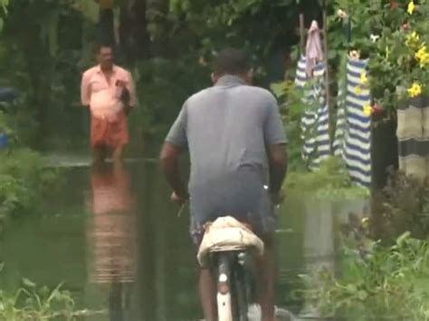 Kerala Rains Heavy Rain Floods Several Parts Of Alappuzha Downpour