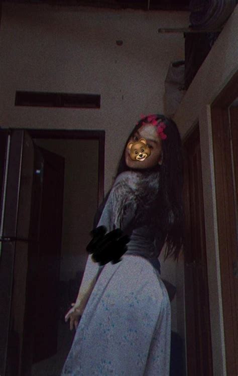 Cute Asian Babe Showing Global Nude Section DropMMS