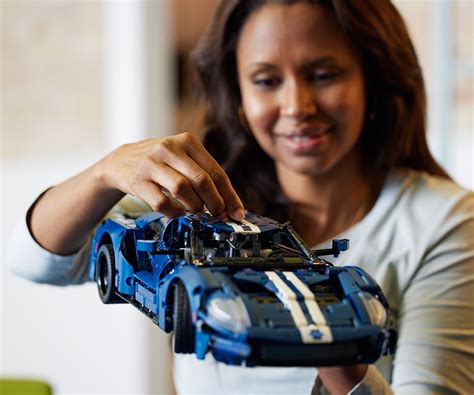 Игрален комплект конструктор ЛЕГО Technic 42154 - 2022 Ford GT | КОМСЕД