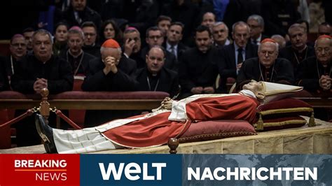 TRAUERFEIER AUF DEM PETERSPLATZ Papst Benedikt XVI Wird Beigesetzt