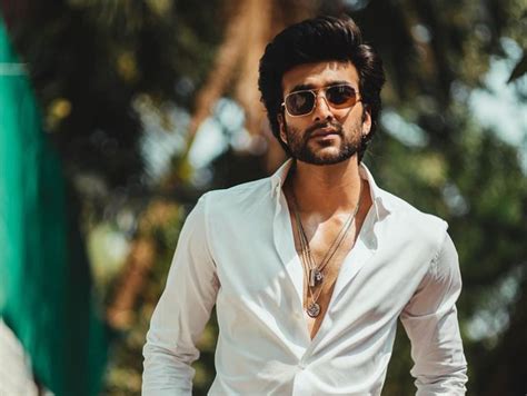 reasons   love meezaan  hungama  cast  actors