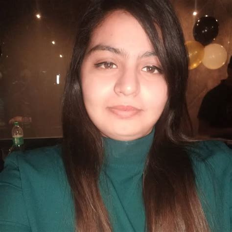 Hinal Bhatia Aartirohra • Threads Say More