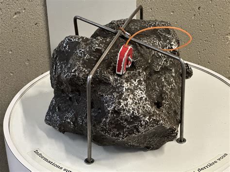 Quebec's meteorite: a cosmic surprise
