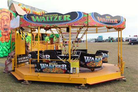 Mini Waltzer Juvenile Mini Waltzer Fun Fair Ride Seen At T Flickr