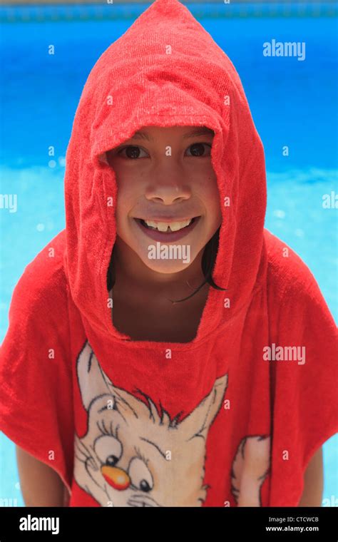 Mädchen 10 jahre alt bikini Fotos und Bildmaterial in hoher Auflösung Alamy