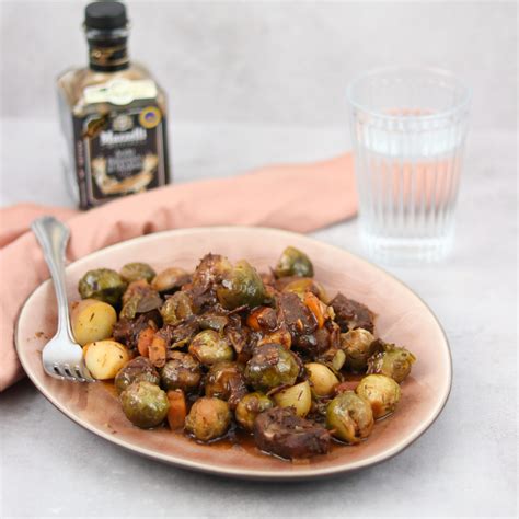 Spruitjes Stoofpotje Met Gehaktballetjes