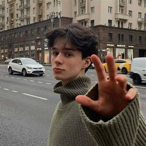 𓍢ִ໋͙֒ ℳ (@_.ml.i) • Threads, Say more
