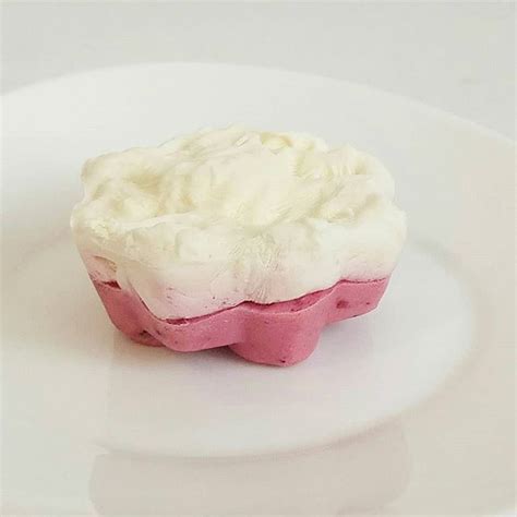 Брусничные капкейки с лимонным кремом | Food, Desserts, Pudding