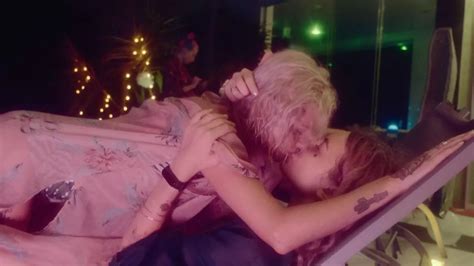 Sweet Sweet Nudes Girlskissing NUDE PICS ORG