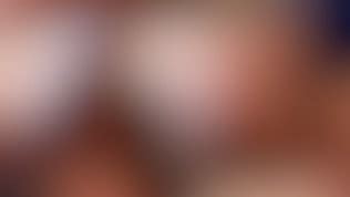 Sexy Busty Blonde Milf Gets Two Cocks at Once Vidéos Porno Gratuites