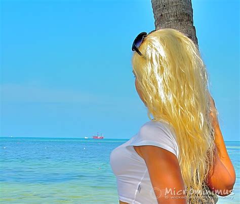 Bikini Model Diva AI Enhanced In The Romantic Mood 015 Topaz Enhance 4x Porn Pic