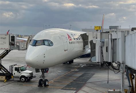 American Airlines Resumes Los Angeles To Auckland Route One Mile At A Time